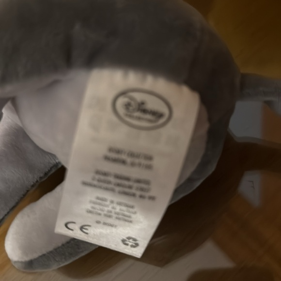 6 piece lot Winnie the Pooh collectibles for 1 money! 5 plush, 1 porcelain Pooh! - Picture 9 of 12